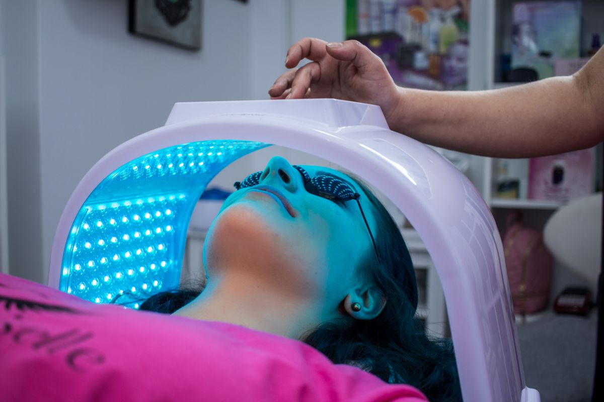How to Clean and Maintain Your Red Light Therapy Device