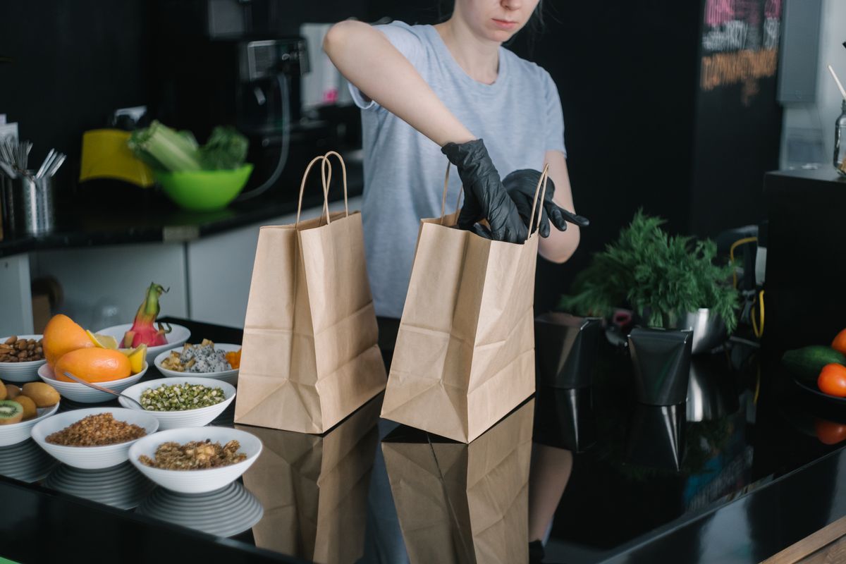 Healthy lifestyle items representing red light therapy body composition research.